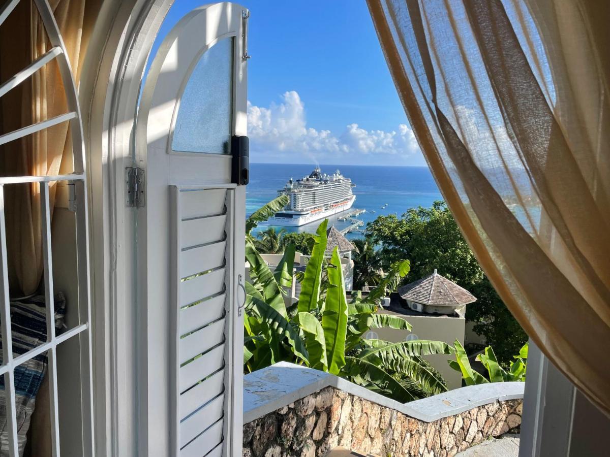 Hummingbird Retreat - Luxury Oceanview Apt, 7-Minute Walk To Beach Ocho Rios Eksteriør bilde