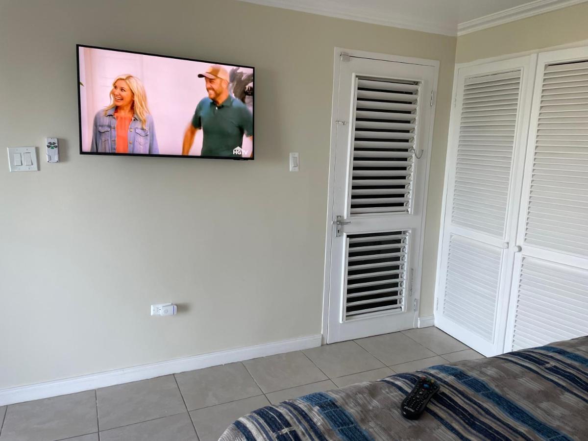 Hummingbird Retreat - Luxury Oceanview Apt, 7-Minute Walk To Beach Ocho Rios Eksteriør bilde